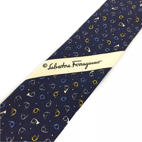 AUTH Salvatore Ferragamo 100% Silk Tie Navy - Picture 3 of 8